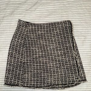 Max Studio Black and White Mini Skirt